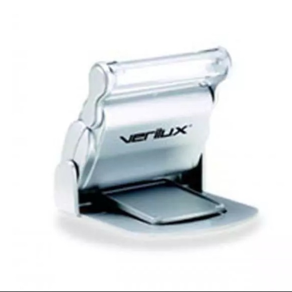 Verilux Full Spectrum Book and Travel Light 2 Level Brightness Protective Case - Picture 10 of 11